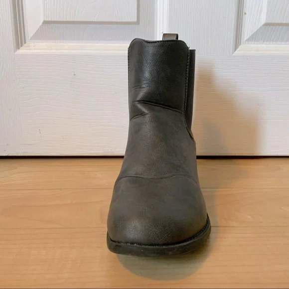 Grey Chelsea Boots - Picture 6 of 14